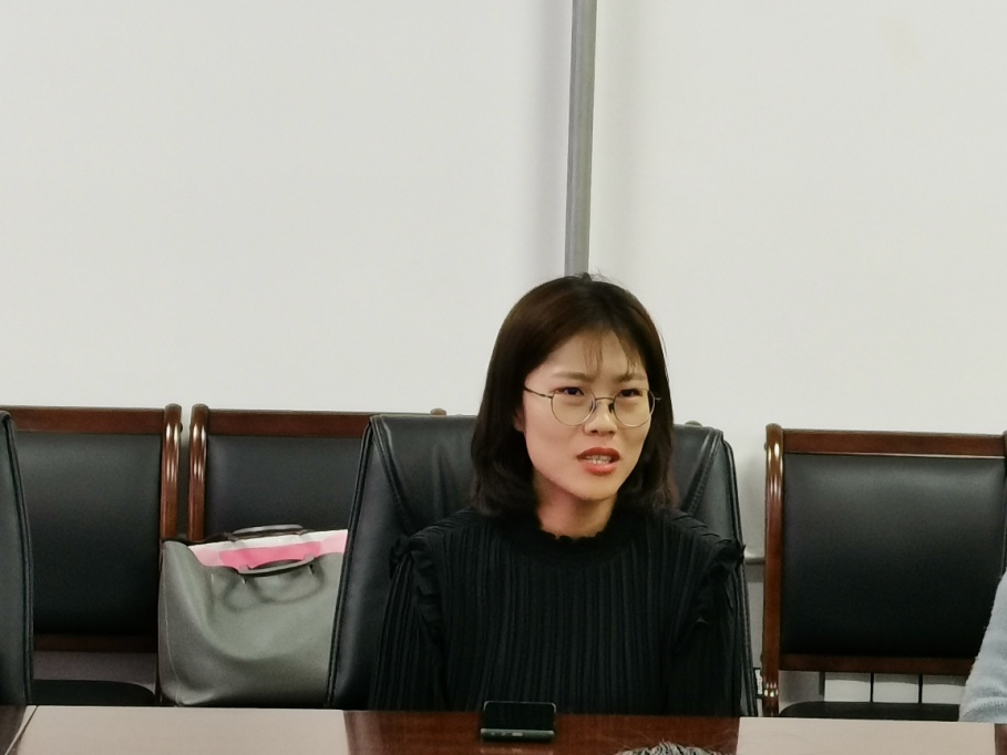 会议最后,方玉梅老师进行全面总结,希望老师们平时注意经验积累,提出